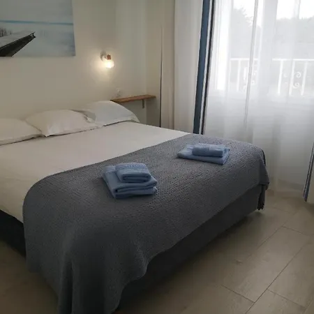 Place Alexandre Stanier N 7 Avec Terrasse 아스넬레스